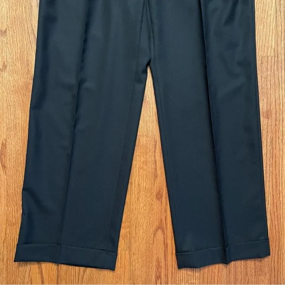 NWT Lauren Ralph Lauren Navy Classic Fit Total Comfort Pleated Dress Pants NWT Lauren Ralph Lauren Navy Classic Fit Total Comfort Pleated Dress Pants